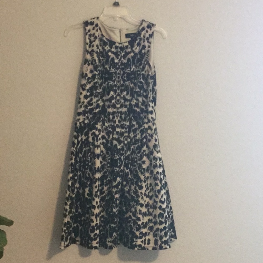 Leopard print sleeveless midi dress